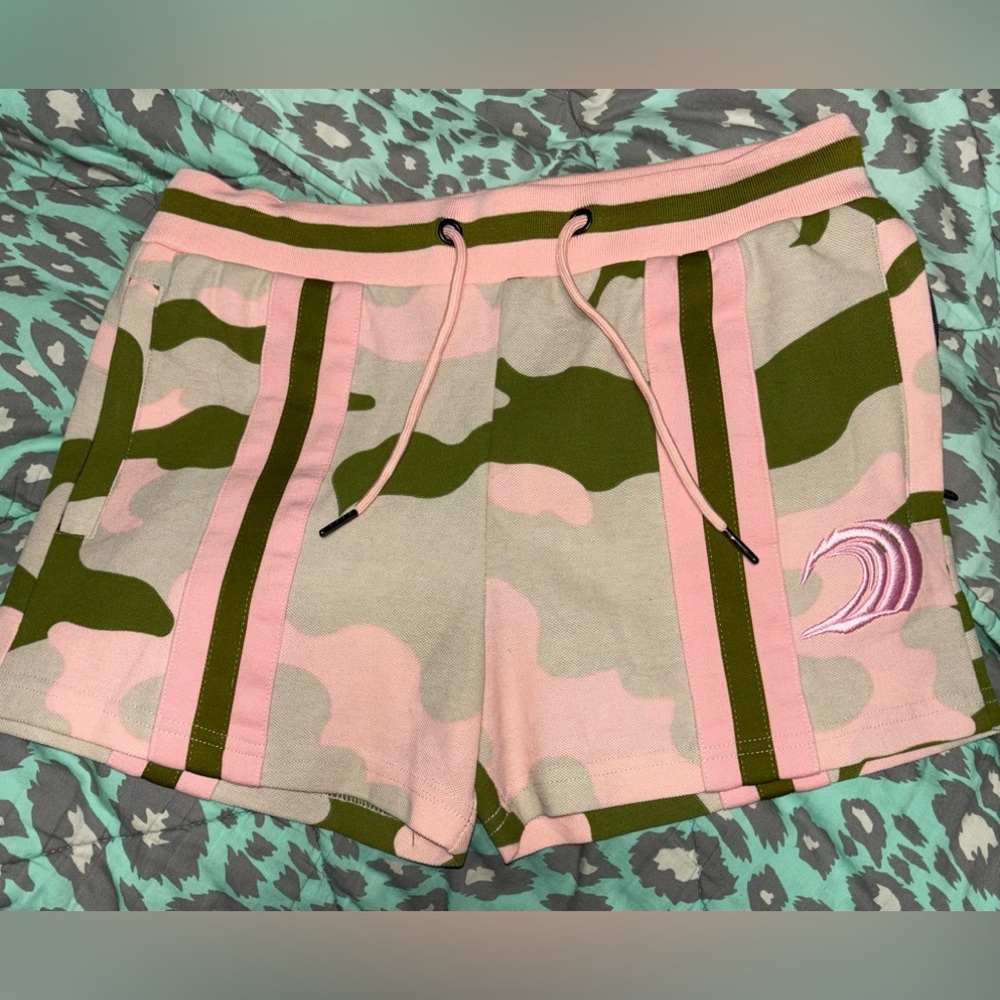 FlyWaves Camo Shorts